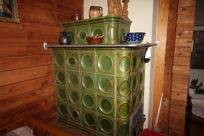 Kachelofen im Wohnzimmer